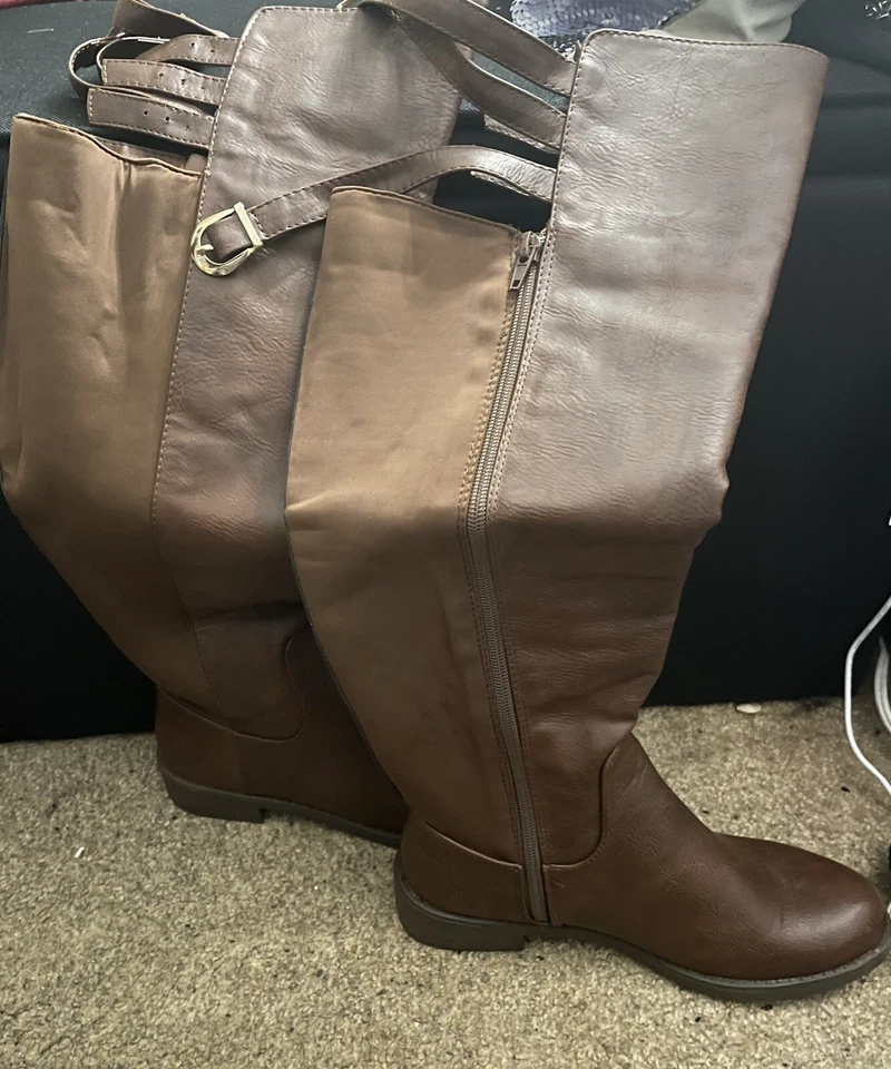 Women’s Knee High Boots- Brown Size 8 - Image 1 of 1
