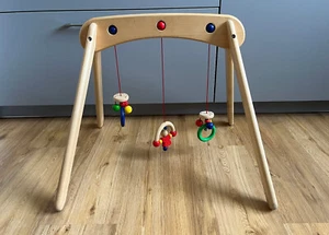 Baby Spielbogen aus Holz, von Selecta Musina Spieltrapez - Bild 1 von 6