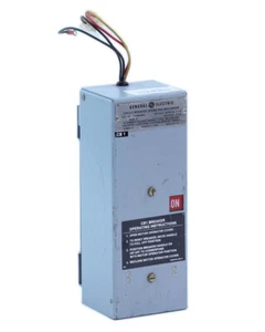General Electric TFKMOMA1 Circuit Breaker Operating Mechanism 120VAC 5.5A 125VDC - Picture 1 of 5
