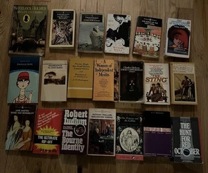 Lot of 20 Vintage Classics Literature Paperback Books TWAIN Salinger AUSTEN - Foto 1 di 6