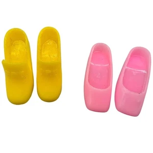 2 paia di tacchi Barbie gialli e rosa vintage - Foto 1 di 2