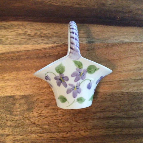 VINTAGE ANDREA BY SADEK MINI BASKET PURPLE VIOLET FLOWERS HAND PAINTED PORCELAIN Cover