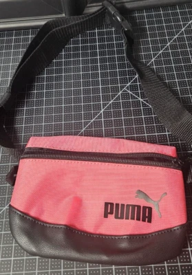 NUEVO Puma Mini Riñonera Aventura Cintura Pack 7"*5.25" Imitación Cuero Foto 1 de 4