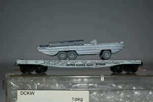Barco anfibio escala N KR US008N DCKW Marina de EE. UU. en coche plano 40' RTR - Imagen 1 de 2