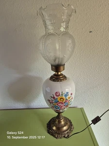 Grosse Porzellanlampe Messinglampe mit Glaskuppel 61 cm hoch - Bild 1 von 8