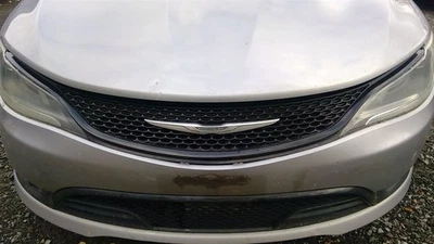 格栅轿车上深灰色格栅黑色模塑适合 15-17 200 1574204 — 第 1/4 张图片