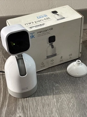 Blink Mini Schwenk-Neige Kamera drehbar Innen Plug-in Smart Überwachungskamera weiß - Bild 1 von 4