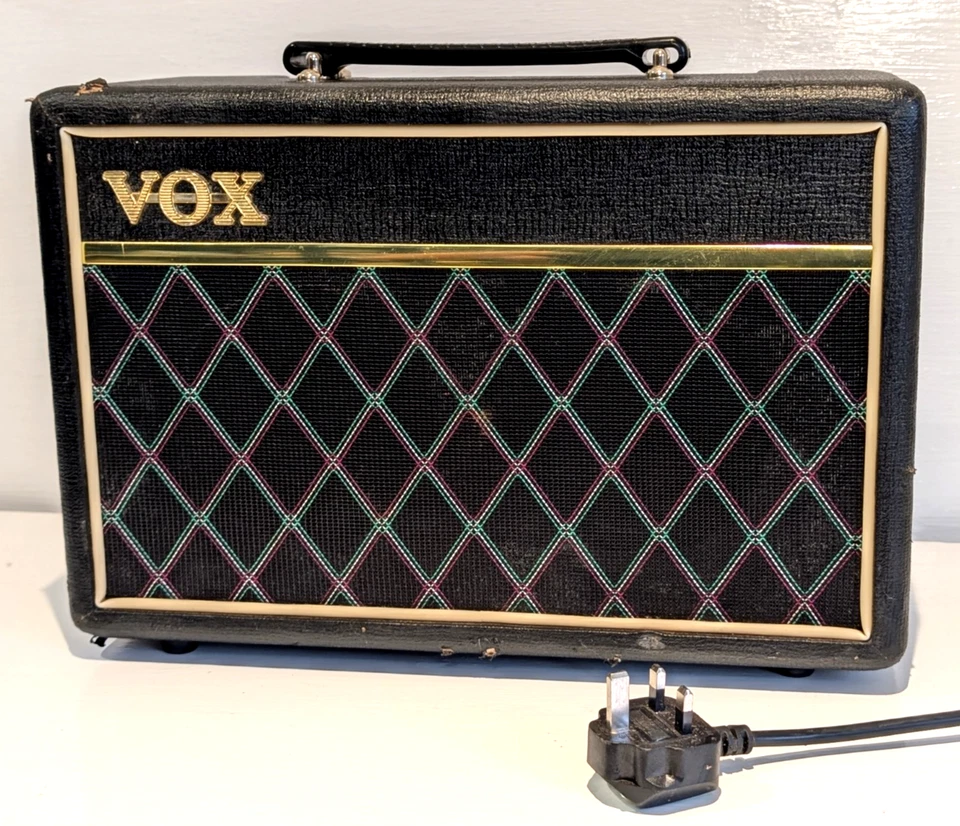 Excellent Vox Pathfinder Bass 10 Guitar Amplifier Amp 15W Combo PFB-10 - Image 1 of 4