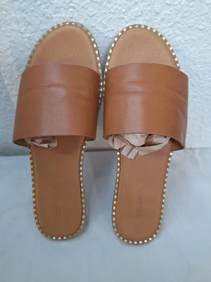 Sandalias planas de moda TOP Moda tostadas con puntera abierta para mujer Foto 1 de 4