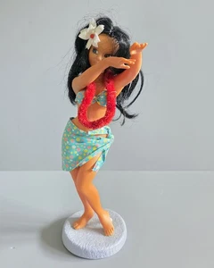 Falda Esponjosa Rosa Sobre Soporte Hula Niña Hawaiana De Colección Hecha en Japón Años 70’s - Imagen 1 de 3