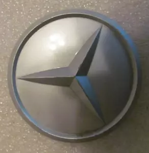 1970's - 1980's MERCEDES BENZ MAG ALLOY WHEEL CENTRE CAP 1074000025 ORIGINAL OEM - Picture 1 of 2