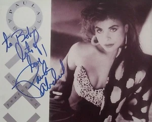 SEXY & HOT PAULA ABDUL SIGNIERTE BILDHÜLLE FOREVER YOUR GIRL *BRÜSTE* LEBEN ECHTHEITSZERTIFIKAT - Bild 1 von 2