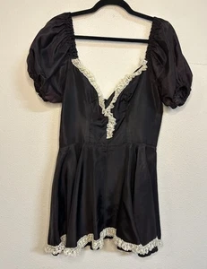 Vintage französisches Dienstmädchenkleid schwarz Satin Minikleid weiß Spitzenbesatz Canada Made Medium - Bild 1 von 12