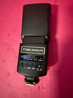 Neewer TT560 Flash Speedlite GN38 For Canon Nikon Panasonic Olympus Pentax - Image 1 of 3