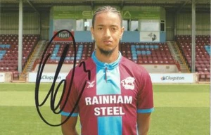 FOTO RETRATO 6x4 firmada por Cameron Borthwick-Jackson + certificado de autenticidad de SCUNTHORPE: - Imagen 1 de 1