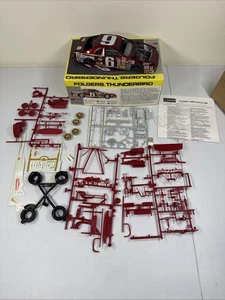 1/24 1990 Monogram Folgers Thunderbird Mark Martin - angefangen - LESEN - ohne Kapuze - Bild 1 von 7