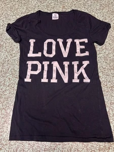 T-shirt Victoria's Secret ROSA Love rosa nera manica corta scollo a V taglia M - Foto 1 di 3