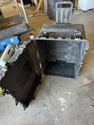 鹈鹕 1690 保护膜大号防水运输滚动存储盒 — 第 1/4 张图片