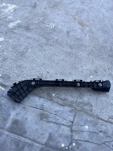 10-15 TOYOTA PRIUS LEFT DRIVER REAR BUMPER BRACKET SUPPORT HOLDER OEM - Picture 1 of 5