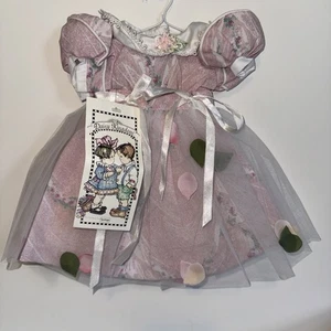Daisy Kingdom 17" -19" Puppenkleid Neu mit Etikett rosa Rose Spitze Blütenblätter Tu Tu Vintage Poofy - Bild 1 von 4
