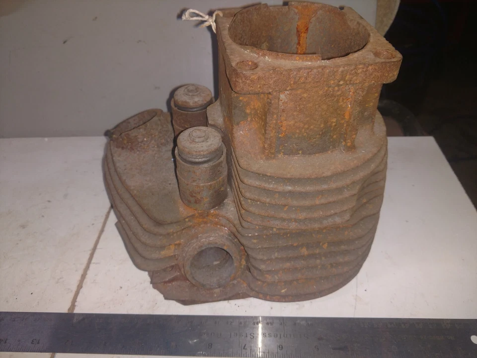 Cilindro delantero Indian Motorcycle Chief 1944/45 Foto 1 de 4