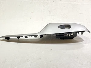 HONDA CIVIC MK8 5DR DOOR WINDOW SWITCH & SURROUND TRIM REAR RIGHT SIDE /2005-11 - Picture 1 of 10