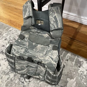 T3 Gear Camo Army Vest Size L - Picture 1 of 15