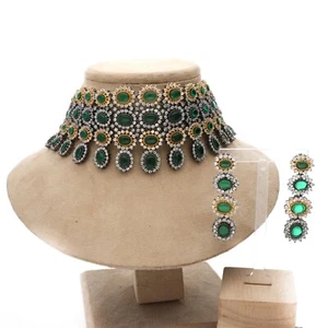 Braut CZ Choker Halskette mit grünen Steinen besetzt - Schmuck mit Antikfinish - Bild 1 von 9
