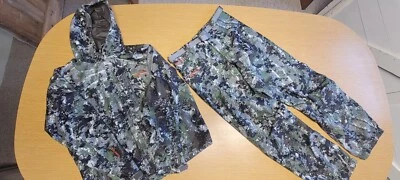 Sitka Gear Downpour SILENT Rain Gear Set EV1 ( FOREST) LARGE🔥  - Image 1 of 4