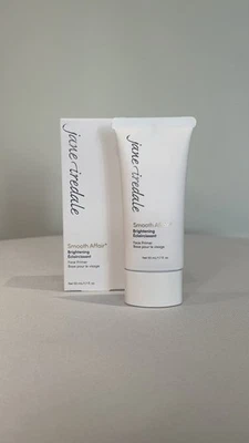 Imprimación facial iluminadora Jane Iredale Smooth Affair Foto 1 de 4