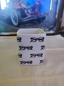 RAE DUNN Keramik eckig weiß Brille Stift Bleistift Halter Artisan Collection  - Bild 1 von 7