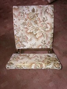 klappbarer Fußhocker Holz und Polster - Bild 1 von 6
