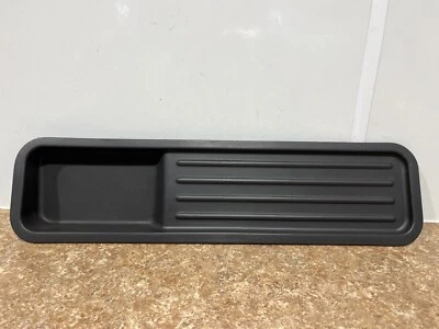 2010 LINCOLN NAVIGATOR LEFT DRIVER SIDE REAR SILL CAP - Imagem 1 de 2