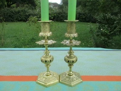 Bougeoirs anciens 2 pièces Médaillons bronze XIX siècle France - Photo 1/4