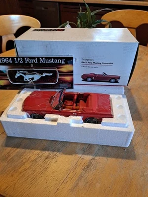Precision 100 Collection 1964 1/2 Ford Mustang Convertible Diecast Car 1 18 - Image 1 of 4