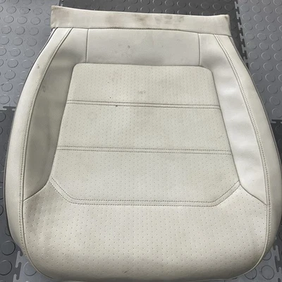 Volkswagen Passat 2016-2018 lado del pasajero delantero asiento inferior cojín OEM Foto 1 de 4