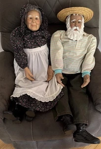 Oma & Opa/Weihnachtsmann große realistische Puppen alte Menschen Halloween Requisiten 34 Zoll - Bild 1 von 17