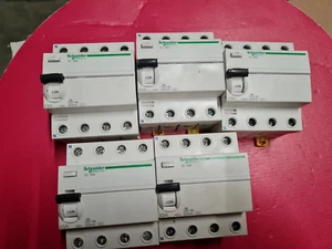 Interrupteurs différentiels  iID - 4P 63A 300mA-AC , type AC A9R14463 - Picture 1 of 2