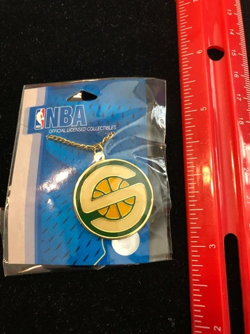 NEW Seattle Supersonics Logo Necklace - 20 "  New Old Stock / NOS - NBA Licensed Cover