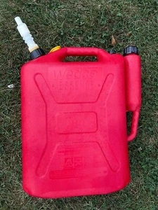 Wedco Essence 5 Gallon Red Plastic Vented Gas Can Pre Ban W540 RARE 81040 Fuel - Picture 1 of 13