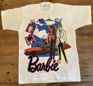 "Vintage 1993 Jerry Leigh Barbie Shirt All-Over-Druck Shirt Mattel weiß 23,5"" x 31,5""" - Bild 1 von 14