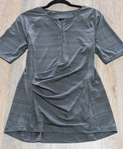 Athleta Performance Top Womens Medium Gray Short Sleeve Athletic Sports Running - Picture 1 of 10