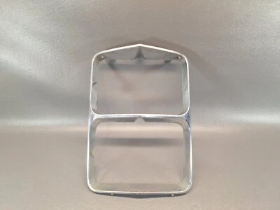 77 78 79 Ford Ranchero & LTD II—OEM Original Right Side Headlight Bezel - Imagem 1 de 4