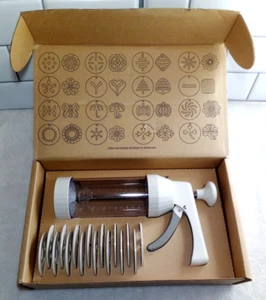 The Pampered Chef 1525 Cookie Press with 16 Discs White - Picture 1 of 10