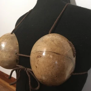 Echt Kokos BH Hawaii Luau Hula Kostüm zum Binden Einheitsgröße hellbraun glänzend - Bild 1 von 14