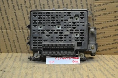 1999-2002 GMC Yukon Chevrolet Tahoe Fuse Relay Box 12193645-09 Module 896-7E6 - Image 1 of 3
