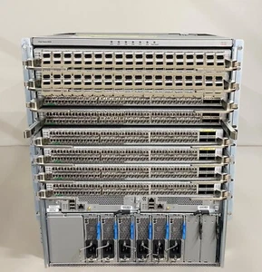 Configuration Cisco Nexus 9508 2x SUP-A 72x 100 Gbit QSFP28 288x 10 Gbit SFP+ - Photo 1/1