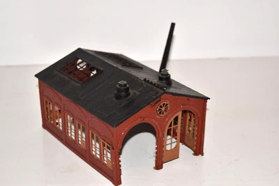 Con-Cor #9028 HO 2 Stall Engine House Assembled Missing Doors Model RR Layout - Image 1 of 3