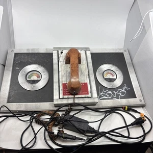 2025 Spirit Halloween ISE Notruftelefon mit Spannungsmessern - Bild 1 von 9