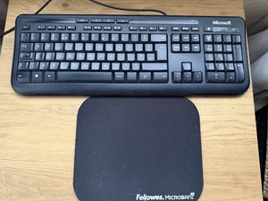 Microsoft Wired Keyboard 600 Desktop USB Standard Black Used - Picture 1 of 13